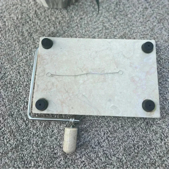 Beautiful Solid Marble Cheese Slicer with extra replacement wire - 5 x 7.75 - Picture 4 of 9